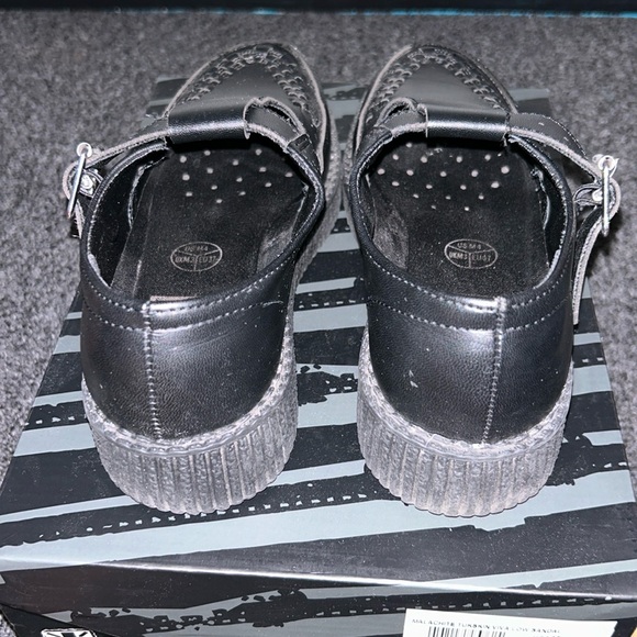 Tuk strap shoes - Picture 2 of 5